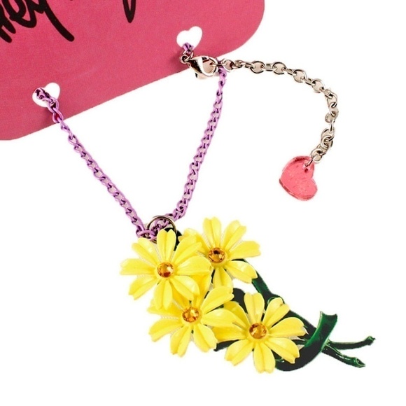 Vintage Daisy Necklace -- Yellow Sunshine - Picture 2 of 3